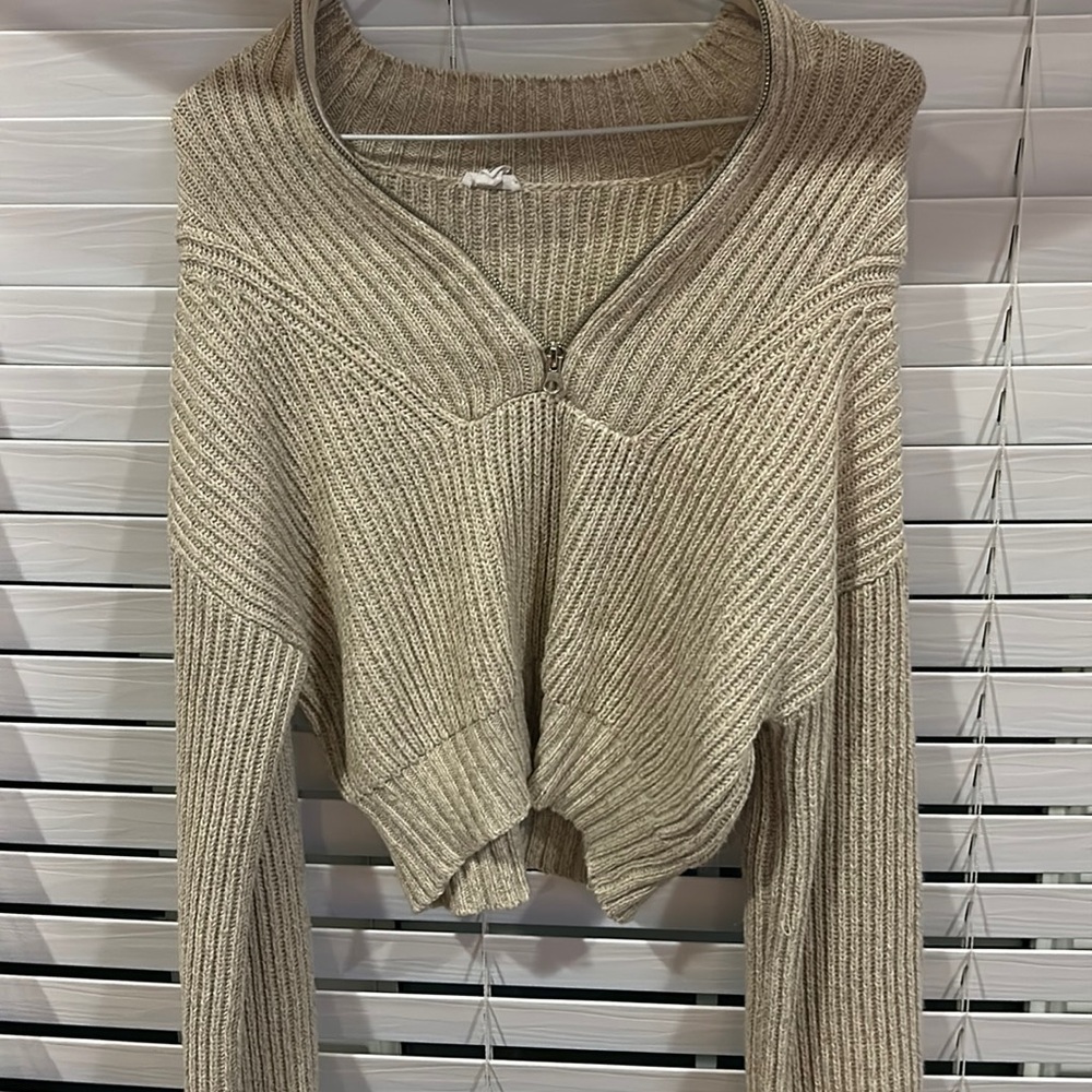 GARAGE SWEATER